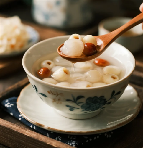 银耳莲子百合羹3.png